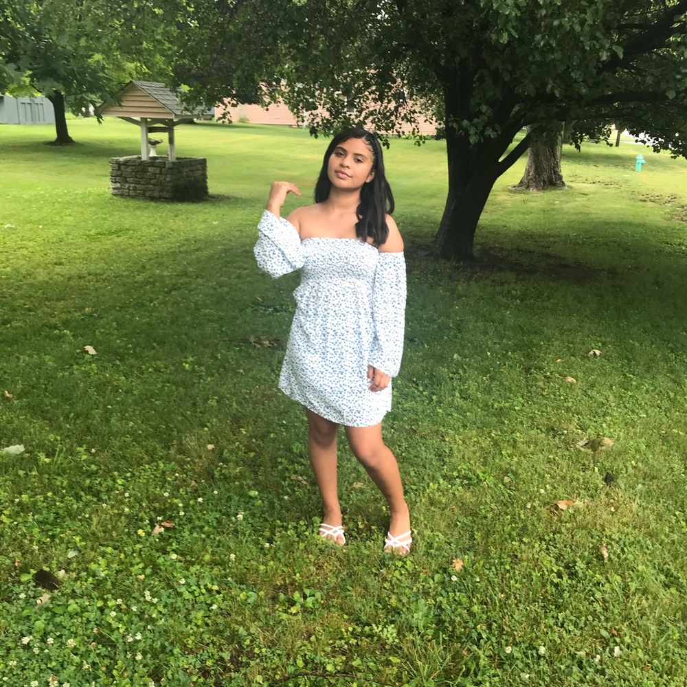 Meet your Posher, Lluvitzela